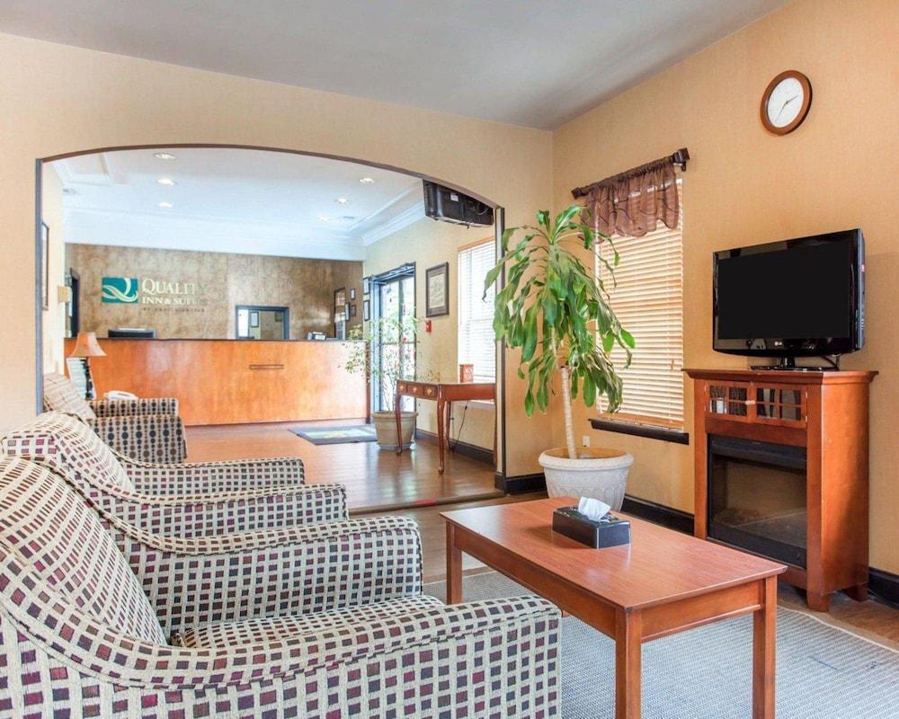 Quality Inn & Suites Лексингтон Экстерьер фото