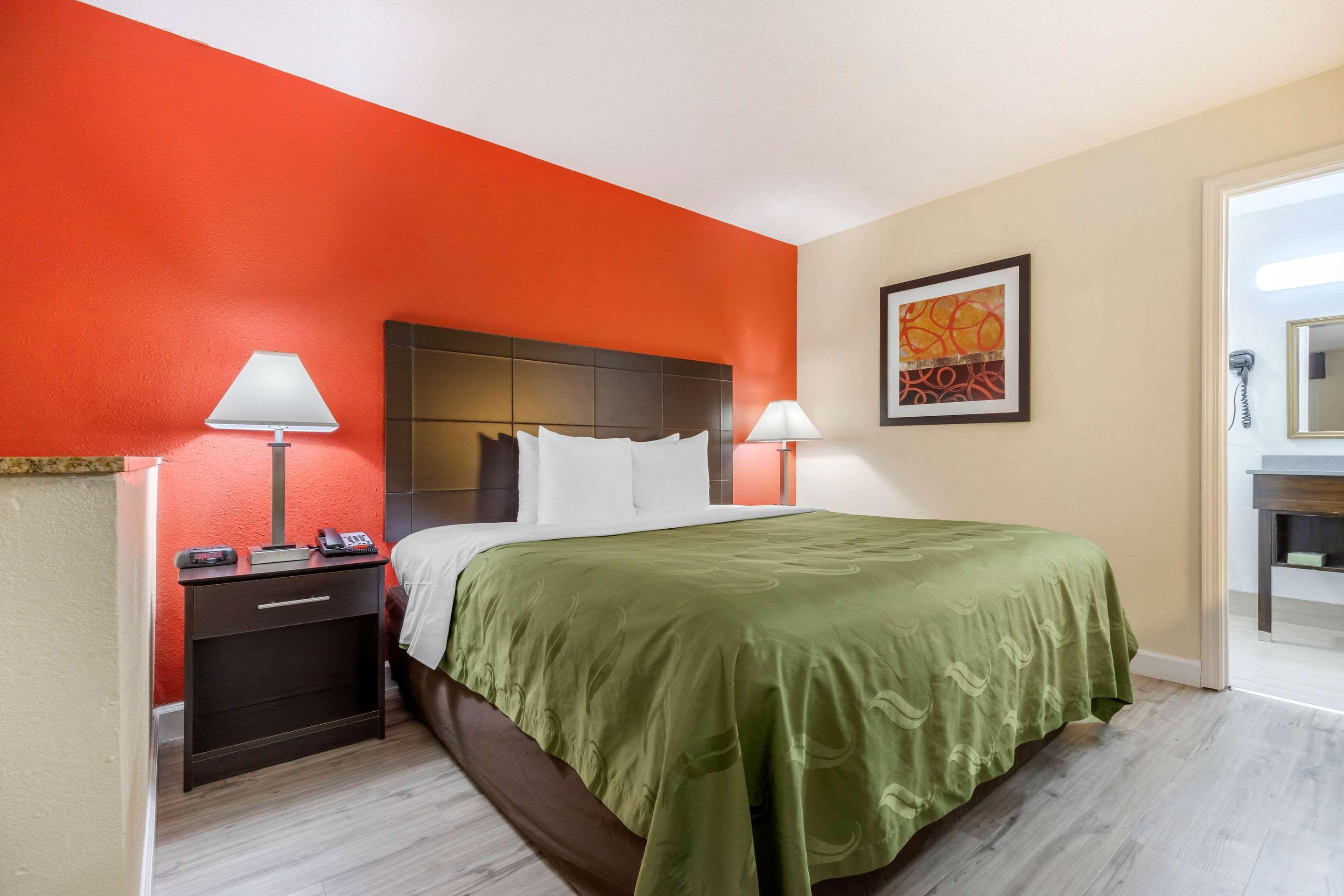 Quality Inn & Suites Лексингтон Экстерьер фото