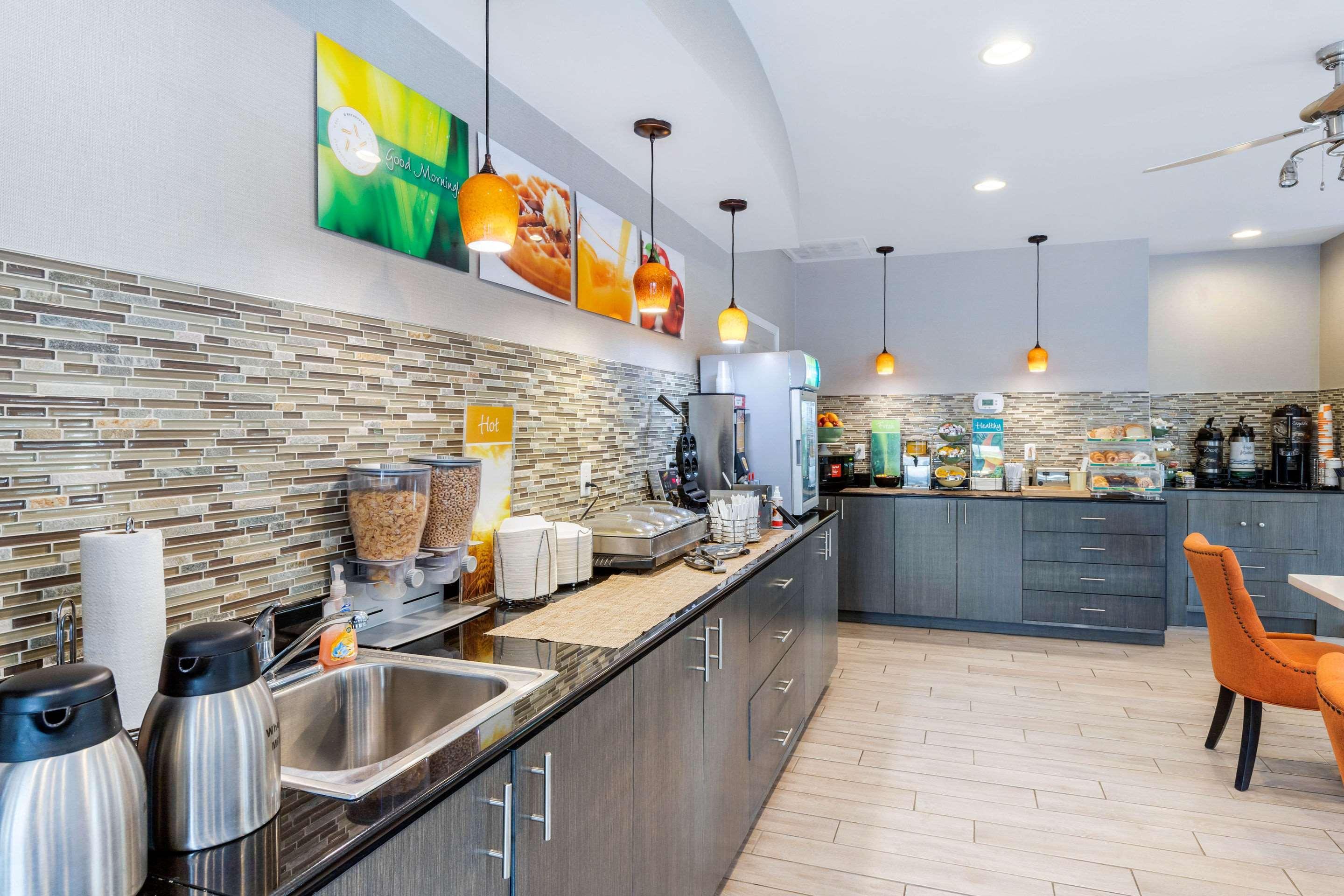 Quality Inn & Suites Лексингтон Экстерьер фото