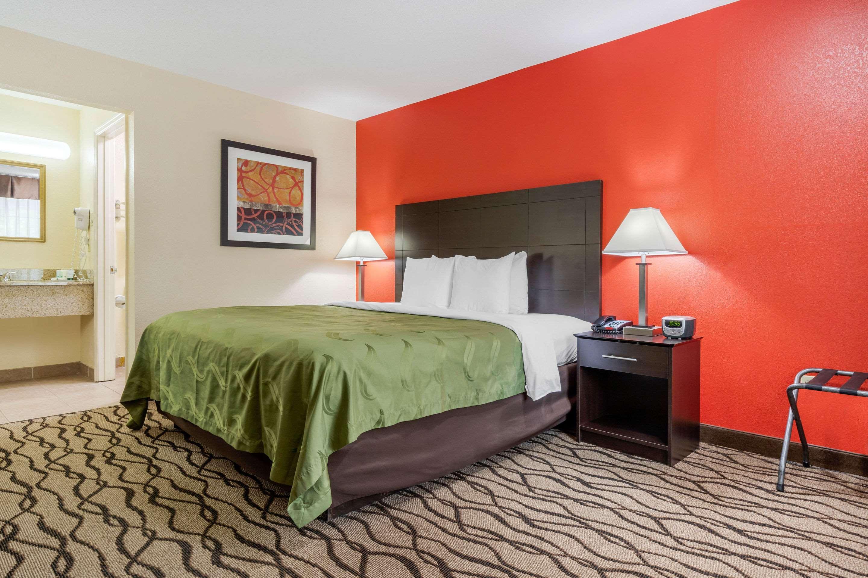 Quality Inn & Suites Лексингтон Экстерьер фото