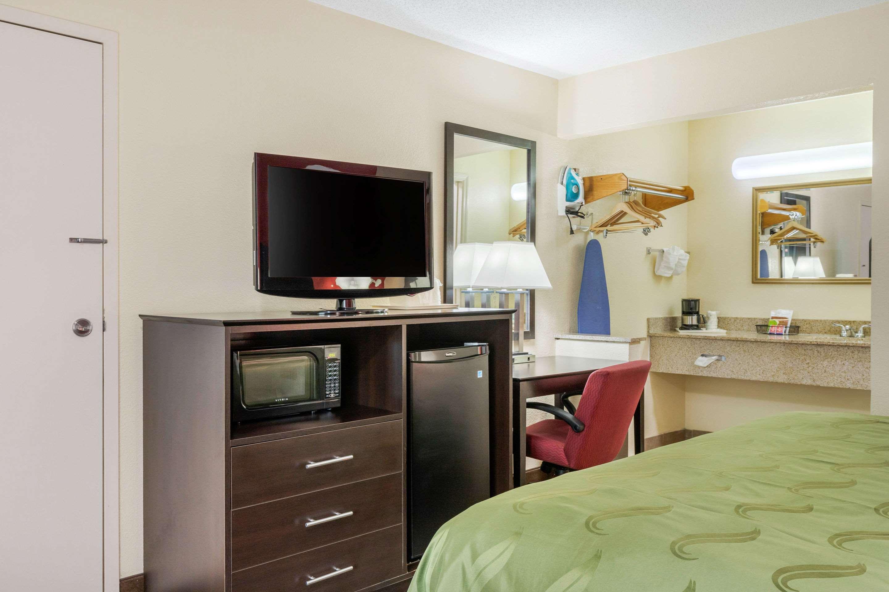 Quality Inn & Suites Лексингтон Экстерьер фото