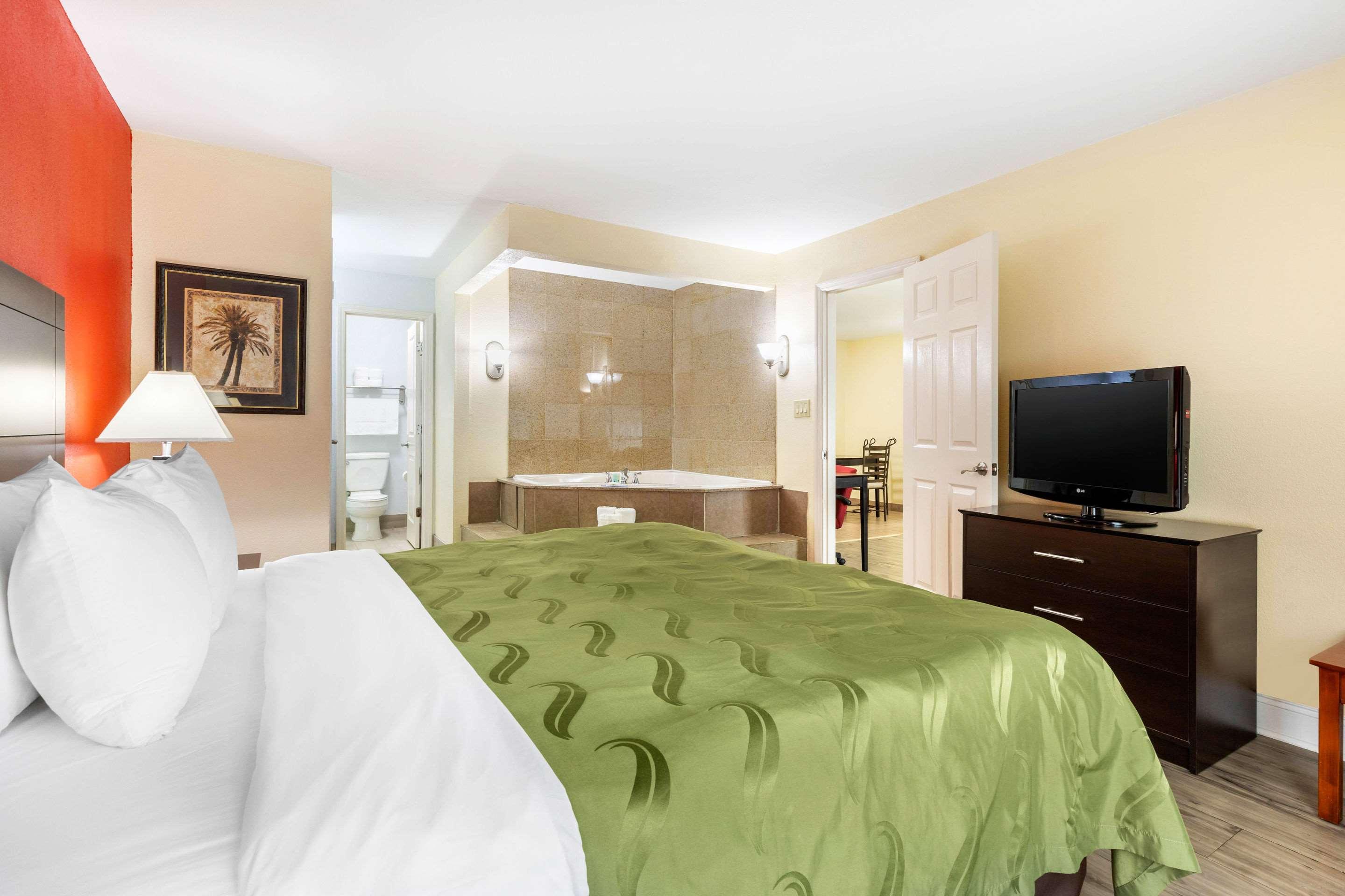 Quality Inn & Suites Лексингтон Экстерьер фото