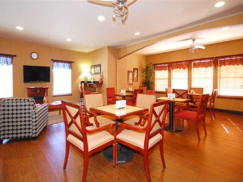Quality Inn & Suites Лексингтон Экстерьер фото