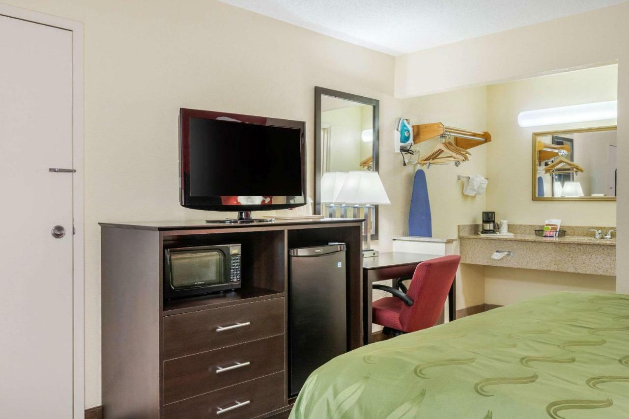 Quality Inn & Suites Лексингтон Экстерьер фото