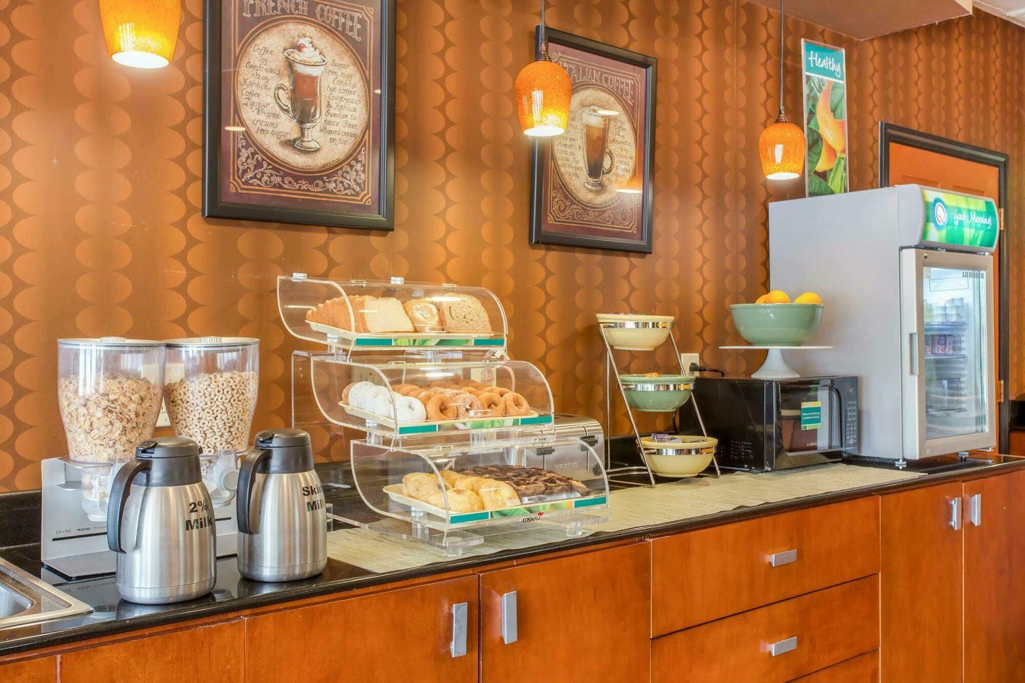 Quality Inn & Suites Лексингтон Экстерьер фото